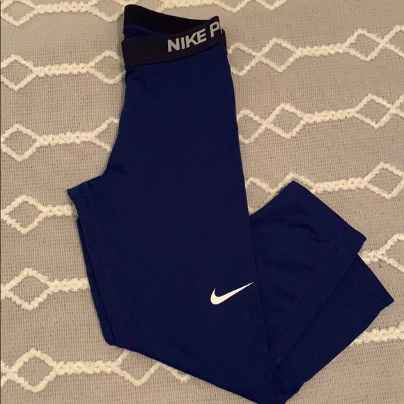 Women’s Nike Pro Capri workout leggings - Picture 4 of 4